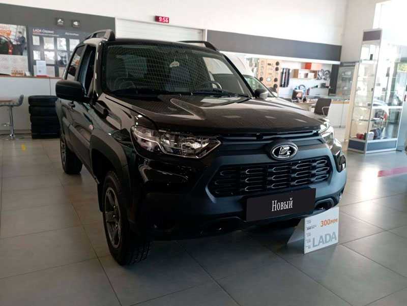 Lada - Lada Niva Travel