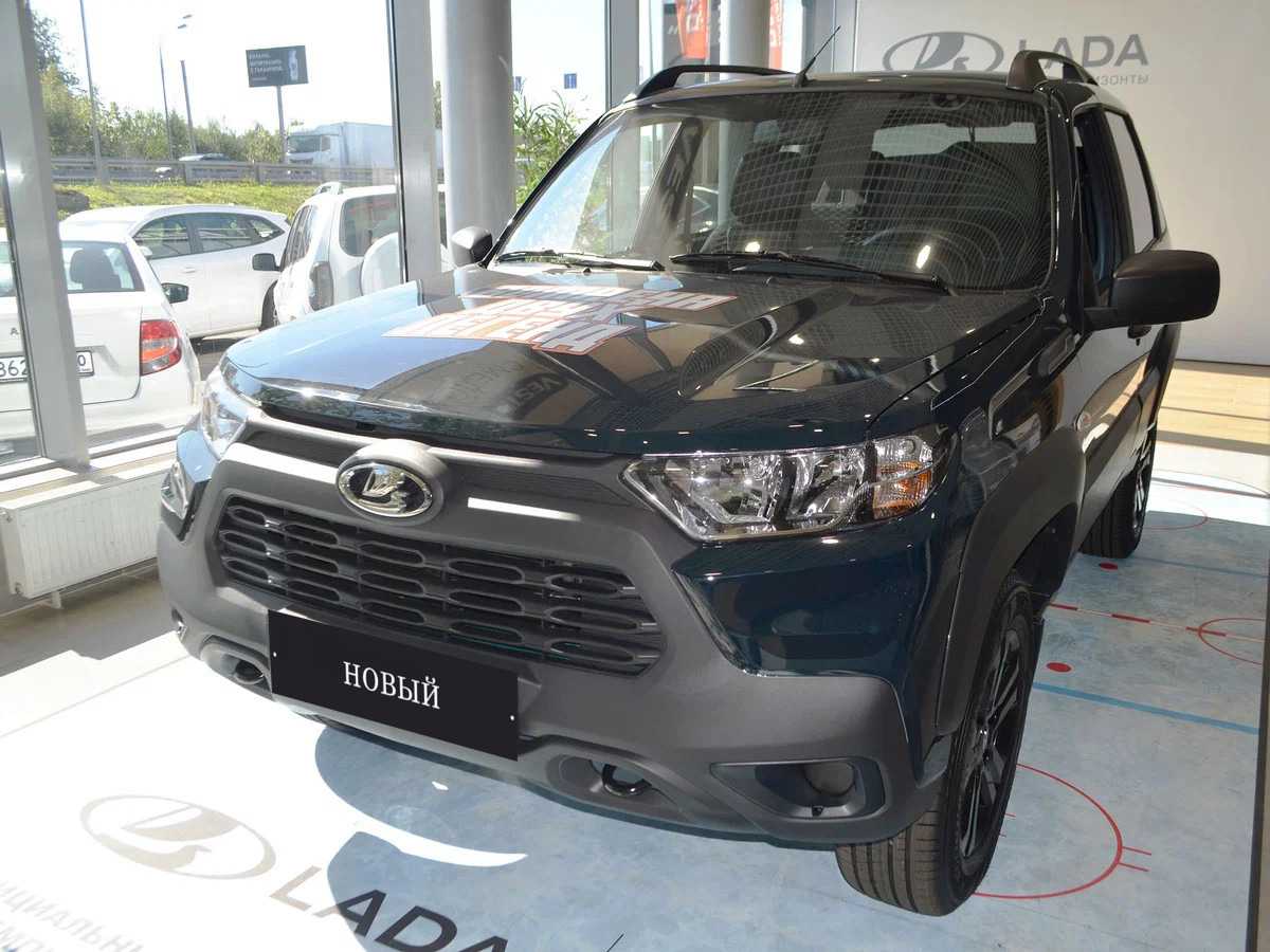 Lada - Lada Niva Travel
