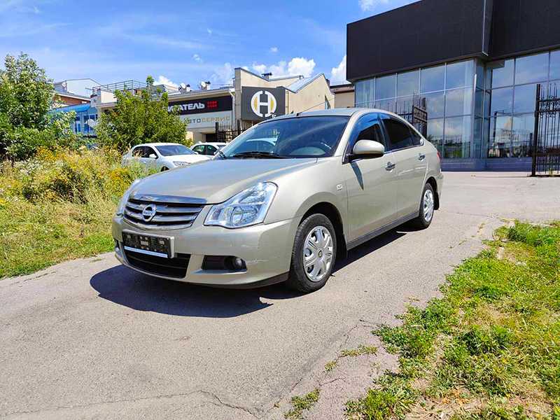 Nissan - Nissan Almera