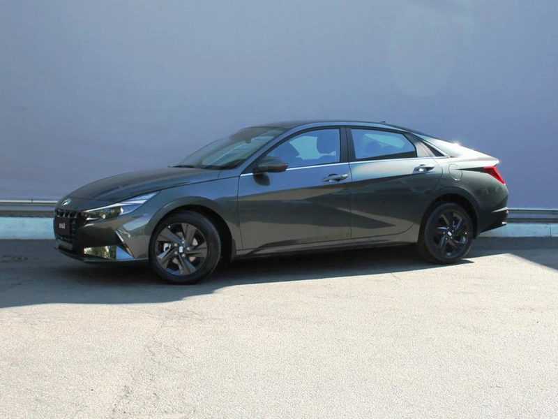 Hyundai - Hyundai Elantra