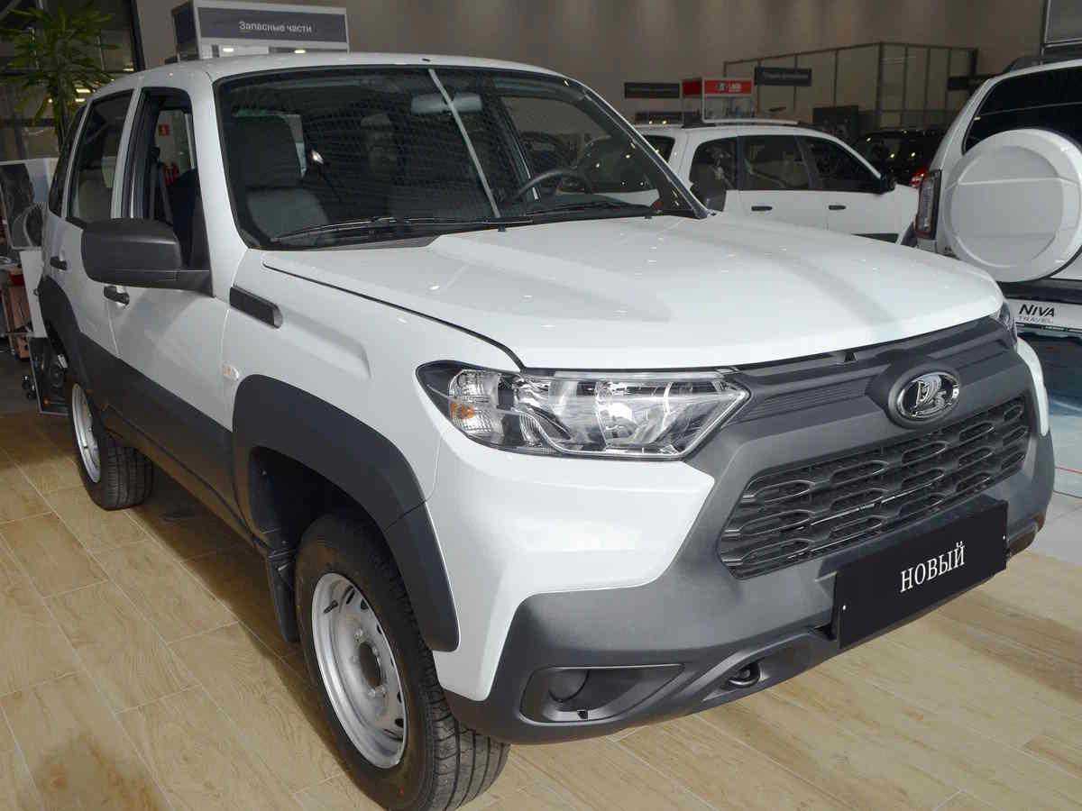 Lada - Lada Niva Travel